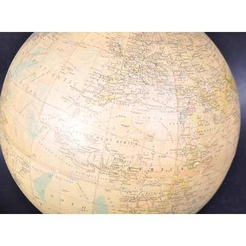 4 - Philips - Challenge Globe - A retro vintage 20th Century 10