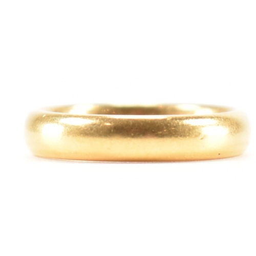 218 - A hallmarked 22ct gold wedding band ring. Makers marks W.M. Assay marked for Birmingham. Date letter... 