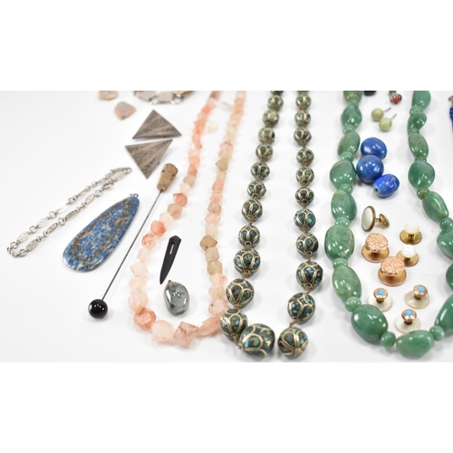 236 - A collection of vintage and antique costume jewellery. The lot to include aventurine quartz and lapi... 