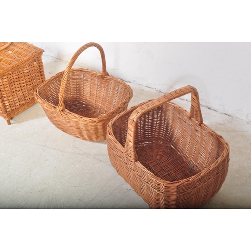 1154 - An assortment of four retro vintage 20th century wicker rattan Picnic baskets - storage baskets. thr... 