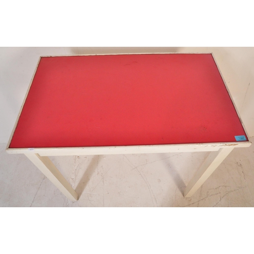 1367 - A vintage retro 20th century wooden painted frame with red speckled Formica table top. Measures appr... 