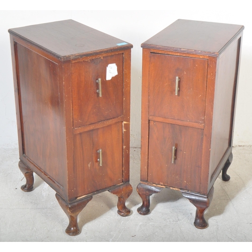 1489 - A pair of early 20th century circa. 1920's Queen Anne style mahogany pedestal bedside chests. The be... 