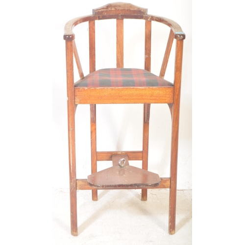 1496 - Contemporary 20th century beech wood Savonarola chair - throne chair.  Stripped beech wood with shap... 