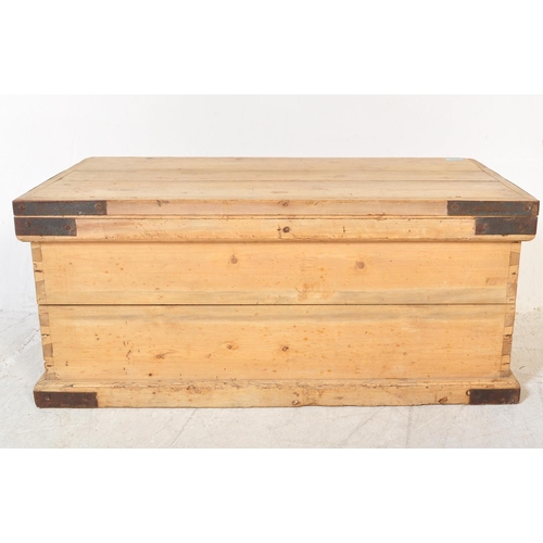 1679 - A Victorian 19th century workman's carpenters tool  trunk / chest / blanket box. Pine construction w... 