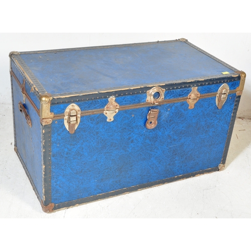 1772 - Collection of suitcases - trunk. A large steamer trunk with clasp fronts together with tin metal ste... 