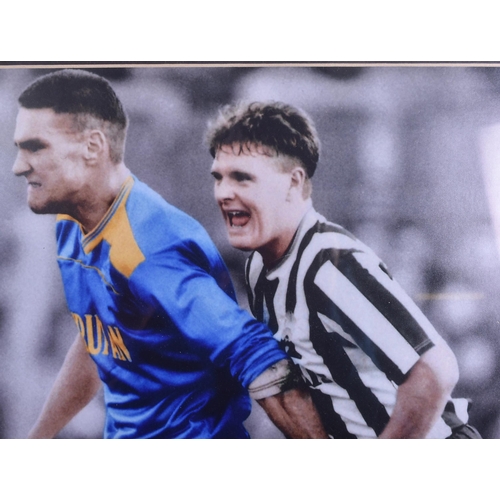 332 - Football - Paul Gascoigne & Vinnie Jones - large format dual autographed photograph showing both on ... 