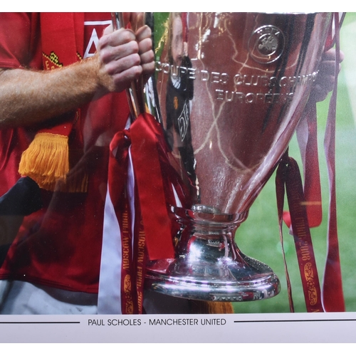 353 - Football - Paul Scholes - Manchester United - large format autographed colour photograph of Scholes ... 