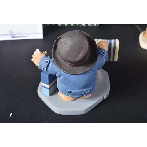 44 - Paddington – Robert Harrop – x2 figurines: PB02 Paddington Bakes A Cake and PB03 Paddington Feeds Th... 