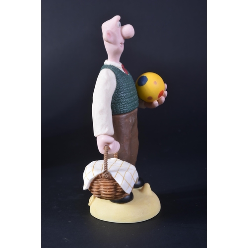 46 - Wallace & Gromit - Robert Harrop - WG01 ' Wallace - A Grand Day Out '. Limited Edition of 1000. High... 