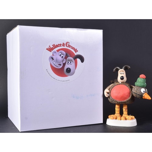 72 - Wallace & Gromit - Robert Harrop - WGCS14 ' Gromit Red Breast '. Limited to 350. Christmas 2014 Issu... 