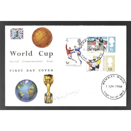 76 - England Football - Bobby Moore (1941-1993) - autographed World Cup 1966 related FDC First Day Cover.... 