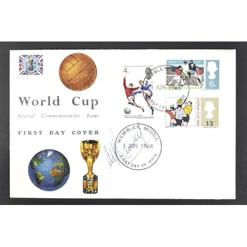 82 - England Football - Sir Alf Ramsey (1920-1999) - autographed World Cup 1966 related FDC First Day Cov... 