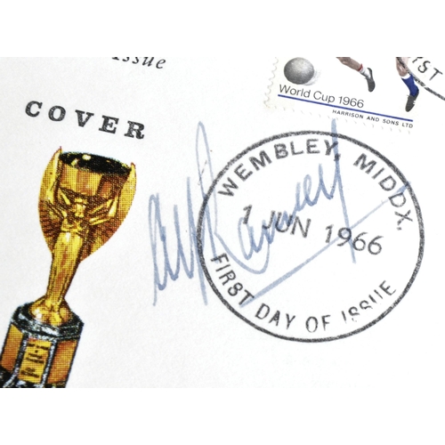 82 - England Football - Sir Alf Ramsey (1920-1999) - autographed World Cup 1966 related FDC First Day Cov... 