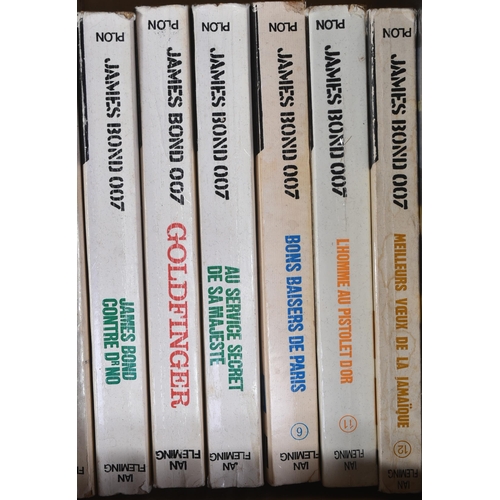 9 - James Bond 007 - An assorted collection of of vintage & modern James Bond books. Titles to include: ... 