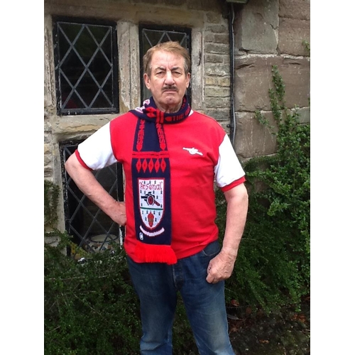 56 - Estate Of John Challis - Arsenal Footbal Club - Challis' personally owned and worn Arsenal FC scarf.... 