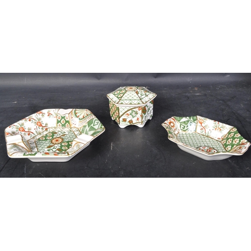 628 - An assortment of vintage mid 20th century circa. 1950s Mason's Ironstone 'Applique' 24ct gold detail... 