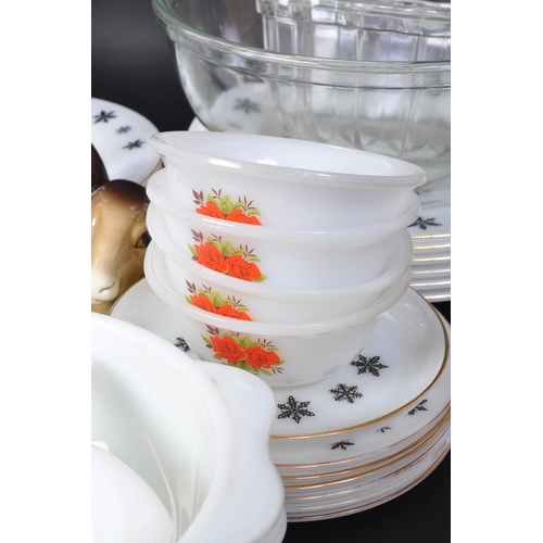 706 - A large collection of kitchen ware 20th Century vintage Pyrex snowflake dinner service, including; d... 