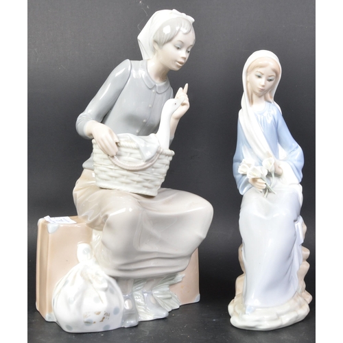 781 - Lladro & Nao - Two vintage 20th century Spanish porcelain figurines to include a Lladro figure D-22 ... 