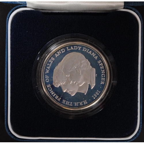 1127 - A collection of seven commemorative silver proof coins. Comprising of 1996 £2 coin celebration of fo... 