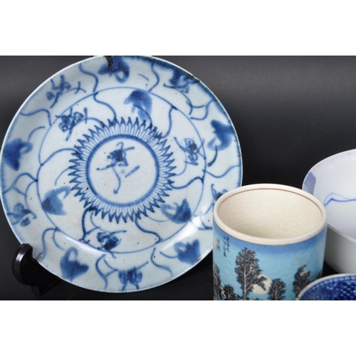 703 - A selection of 18th century & later Chinese Oriental porcelain & ceramics items. The lot to include ... 