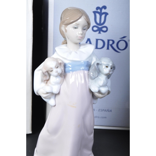 645 - Lladro & Nao - An assortment of vintage 20th century Lladro Spanish porcelain figurines to include 5... 