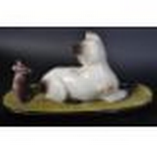 725 - A vintage 20th century Beswick cat and mouse tableau diorama bone china figure. The figure to depict... 