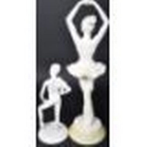 696 - A vintage 20th Century Franklin porcelain - The Royal Ballet - 'Young ballerina' Testing Pointe by B... 