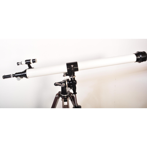 1168 - A 20th Century cased Astro Astronomical telescope with optics and wooden tripod model D=76.2 F=1250 ... 