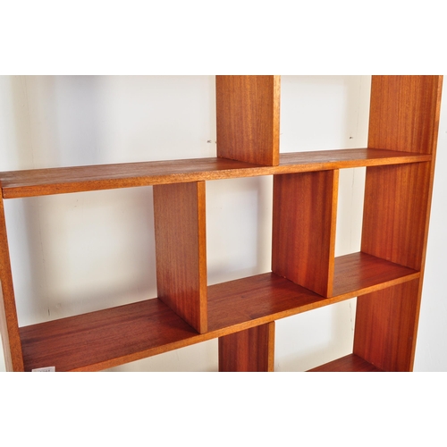 1244 - A retro vintage mid 20th Century teak wood room divider / bookcase shelving unit. Of rectangular for... 