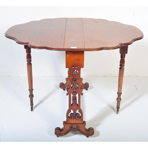 1470 - A Victorian 19th century mahogany Sutherland occasional / side table having clover leaf shaped top o... 