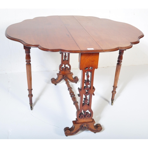 1470 - A Victorian 19th century mahogany Sutherland occasional / side table having clover leaf shaped top o... 