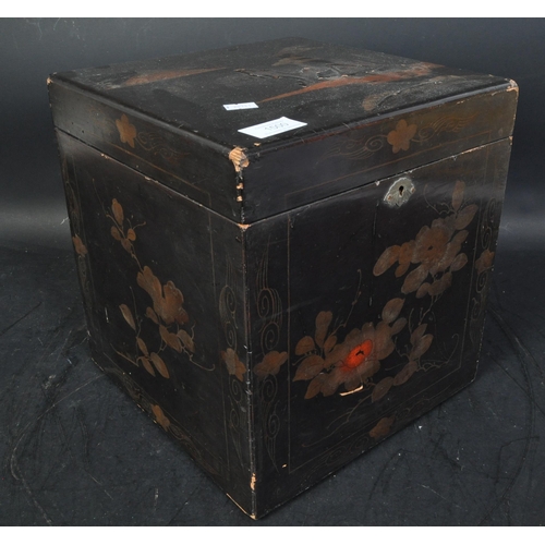 1500 - Early 20th century Chinese Chinoiserie decorated black lacquered / Japanned tea box caddy chest. Squ... 