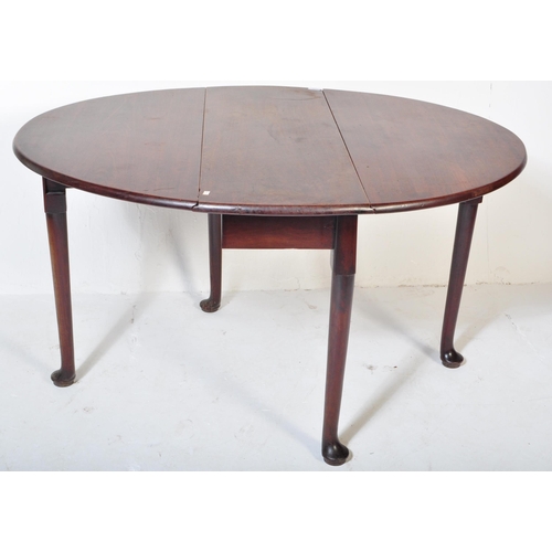 1538 - An early 19th century George III mahogany drop leaf Pembroke table having two drop leaved to either ... 