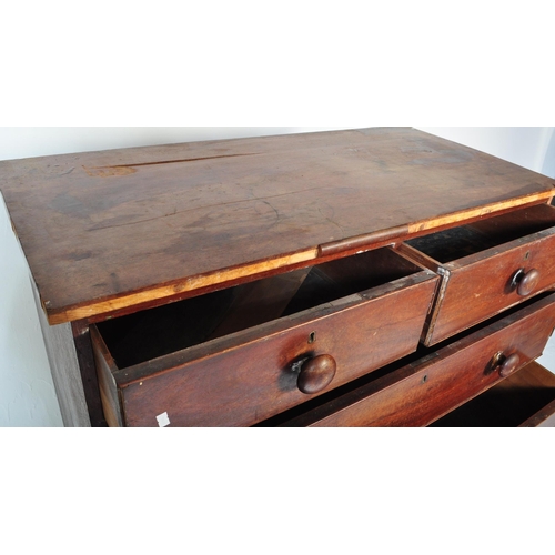 1539 - A 19th century Victorian mahogany chest of drawers. The chest of drawers having a series of two over... 