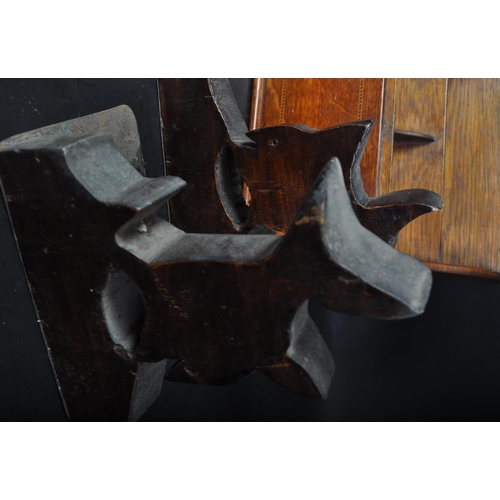 1597 - Victorian 19th century oak inlaid with abalone shell insert roundel desk tidy. Plinth base with step... 