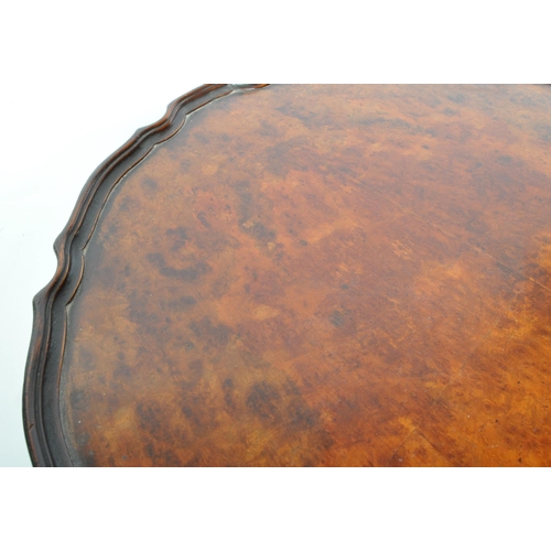 1640 - A 19th century Victorian walnut lazy Susan - serving tazza. Raised on turned column with pie crust -... 