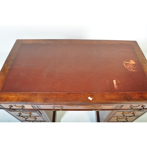 1672 - A Victorian 19th mahogany and leather twin pedestal desk office desk. Raised on plinth bases with pe... 