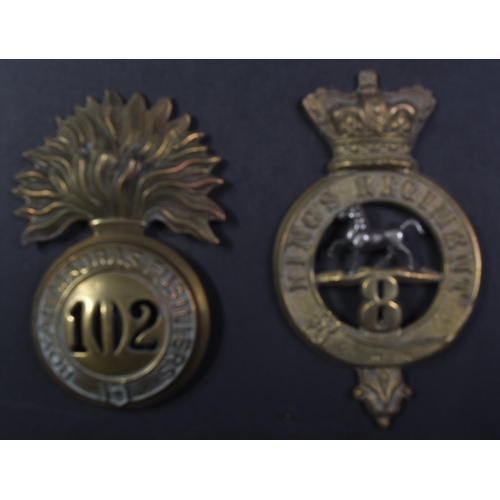 271 - A collection of x14 assorted First, Second World War (and other) British Military uniform cap badges... 