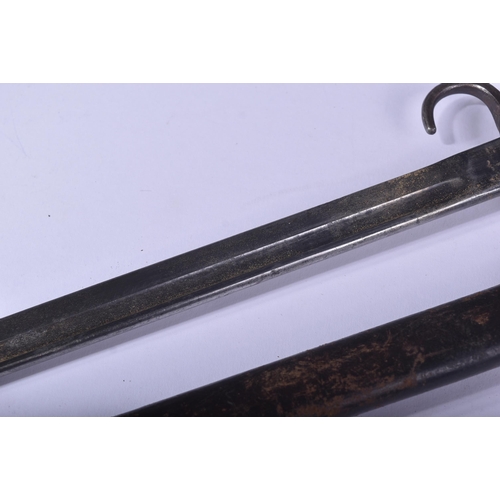 355 - An original WWI First World War era 1907 pattern SMLE / Lee Enfield sword bayonet. The bayonet havin... 