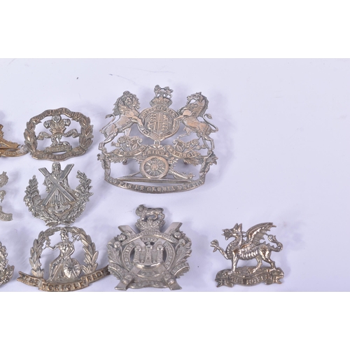 450 - Cap Badges - a large single-owner private collection of WWI First, WWII Second and earlier British A... 