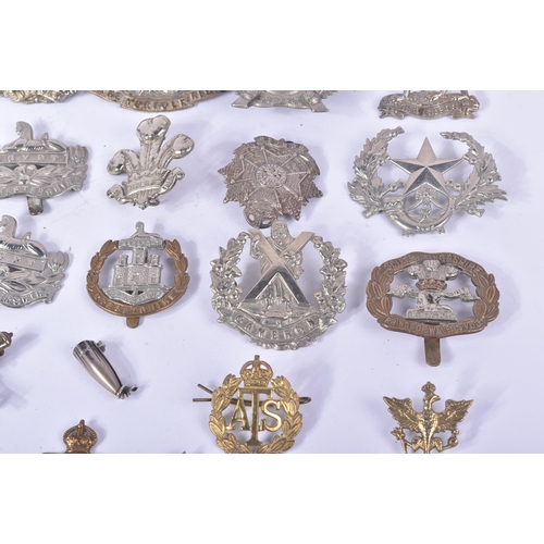 450 - Cap Badges - a large single-owner private collection of WWI First, WWII Second and earlier British A... 