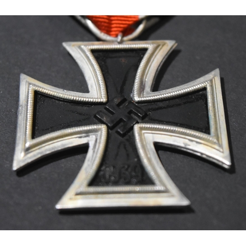 65 - An original WWII Second World War Third Reich Nazi German Iron Cross medal. A Second Class example w... 