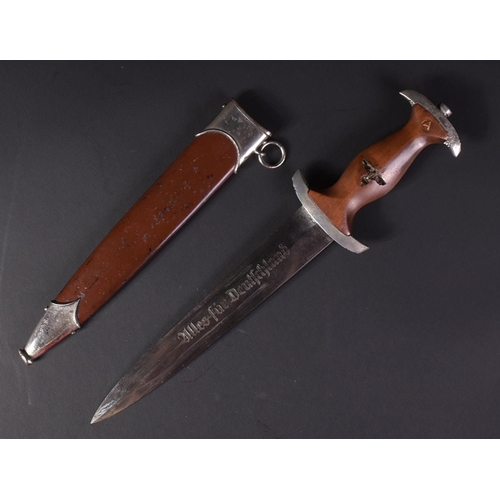 170 - A WWII Second World War Third Reich Nazi German SA Officers dress dagger. The dagger having a shaped... 