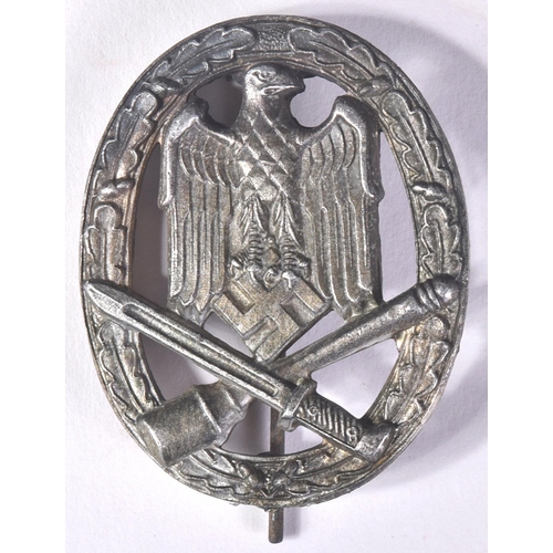 188 - A WWII Second World War interest Third Reich Nazi German General Assault badge. The badge being a so... 