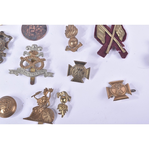 450 - Cap Badges - a large single-owner private collection of WWI First, WWII Second and earlier British A... 