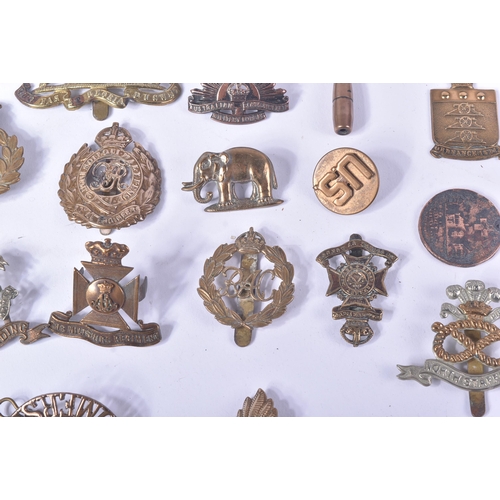 450 - Cap Badges - a large single-owner private collection of WWI First, WWII Second and earlier British A... 