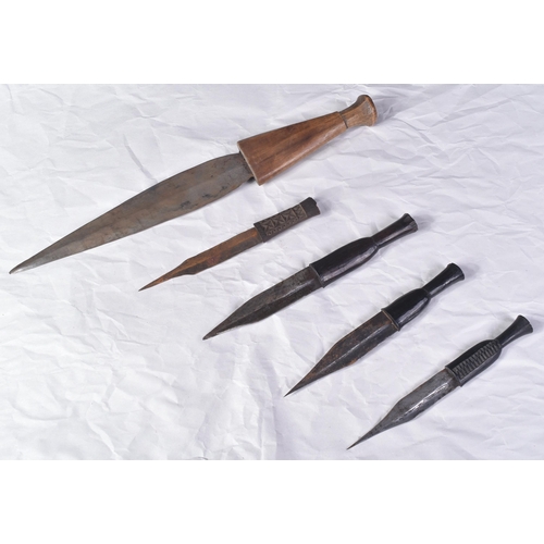 53 - A collection of x5 Southern Africa Shona people ethnic tribal daggers ( Banga ). The sharp pointed b... 