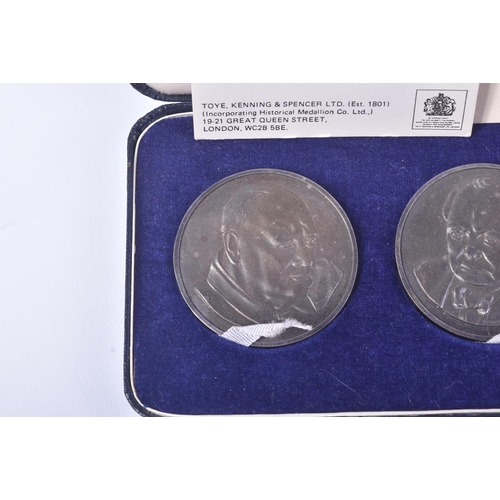 534 - Winston Churchill (1874-1965) - Toye, Kenning & Spencer - Limited Edition Solid Sterling Silver comm... 