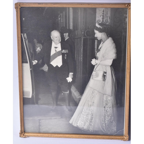 537 - Winston Churchill (1874-1965) - collection of original vintage photographs, to include; a period lar... 