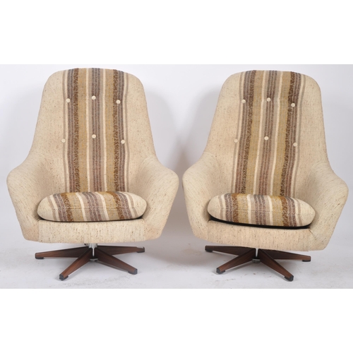 110 - Slatte Gungan - A matching pair of mid 20th Century Swedish egg chairs / swivel lounge armchairs wit... 